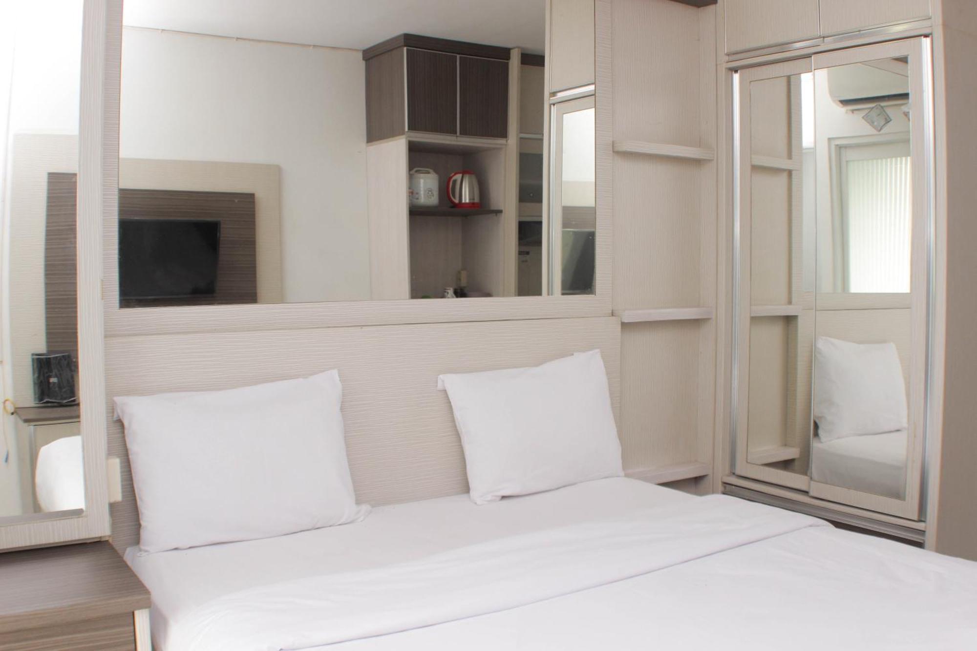 Cozy And Warm At Grand Sentraland By Travelio Apartemen